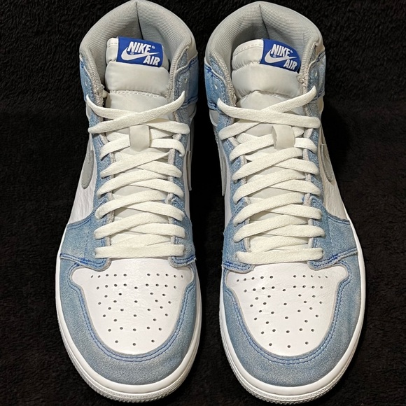 ❌SOLD❌Jordan 1 High ‘Hyper Royal’ - Picture 4 of 9